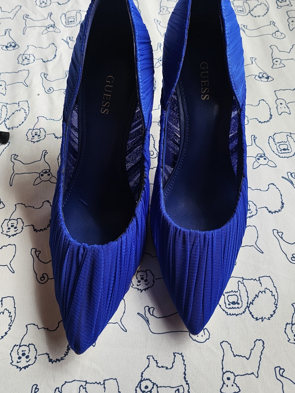 GUESS Women’s Royal Blue Pointed-Toe Pumps